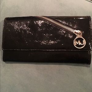 Marc Jacobs patent leather black wallet